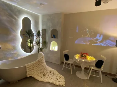 Deluxe Apartment — LaHomestay Văn Miếu